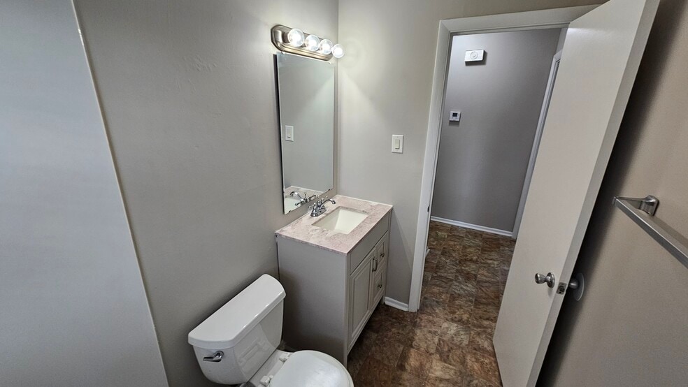 Full Bath - 5219 Garden Green Way