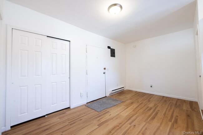 Building Photo - 1550 Montauk Hwy