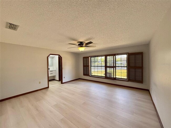 Building Photo - 2503 Woodhaven Ct