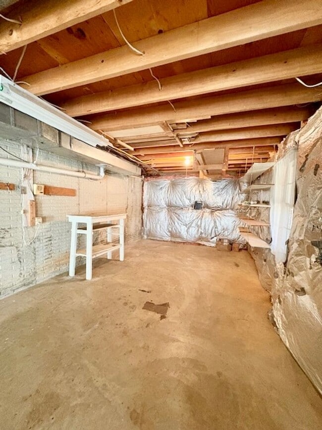 Building Photo - 6825 Spring Beauty Ct