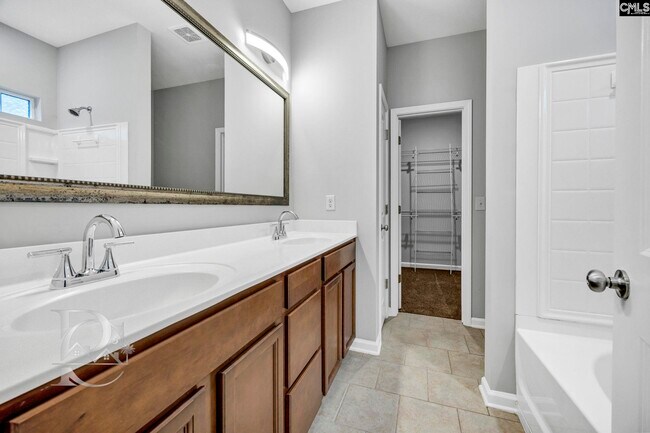 Building Photo - 157 Springhaven Dr