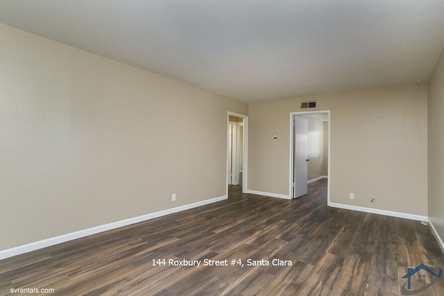 Building Photo - 144 Roxbury St