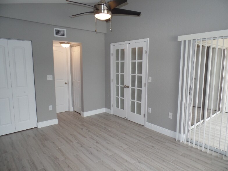 Building Photo - 2803 N Oakland Forest Dr