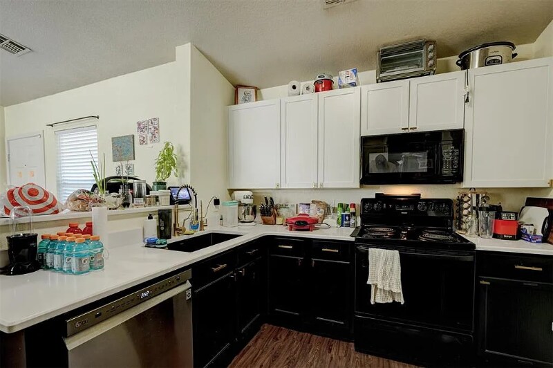 Building Photo - 120 Rob Ln