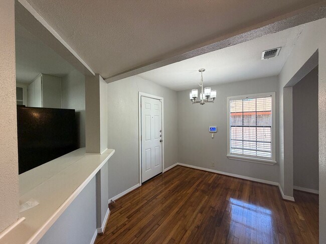 Building Photo - TWO BEDROOM ONE BATH ON LARGE LOT!