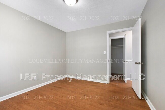 Building Photo - 1120 Loretta St