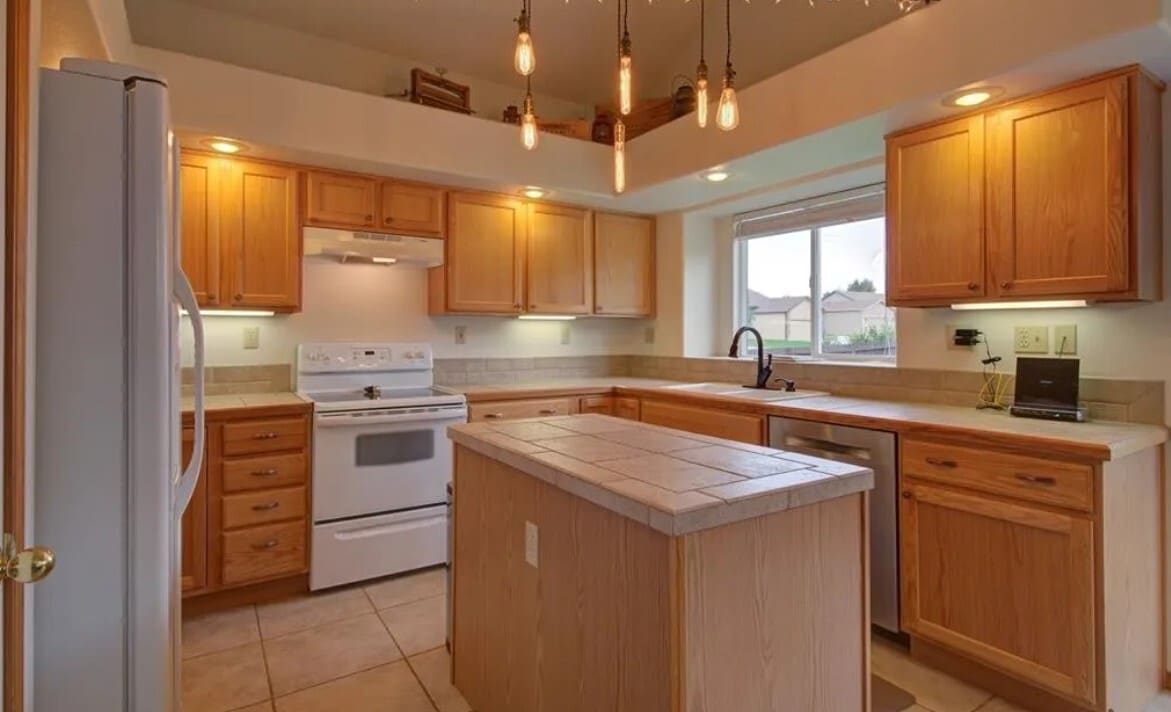 Building Photo - 6151 Oakwood Blvd