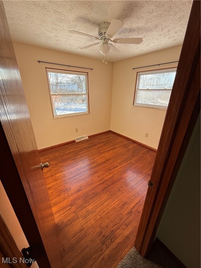 Building Photo - 1378 Cayuga Ave