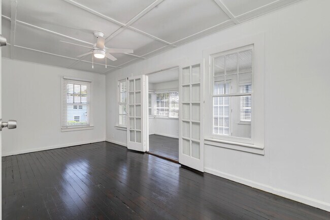 Building Photo - 204 Conniston Rd