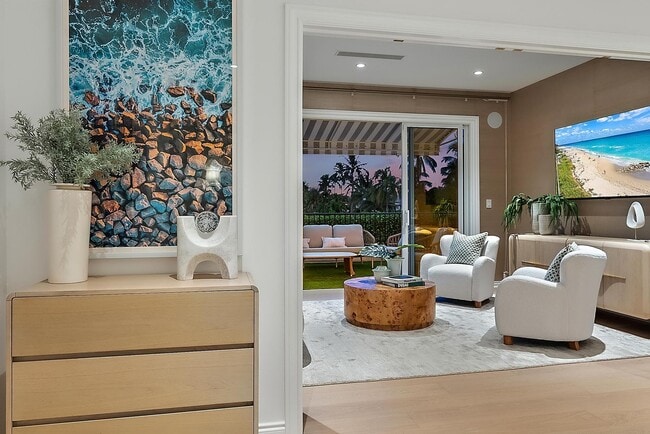 Building Photo - 245 Everglade Ave