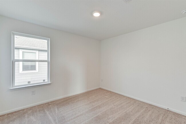 Building Photo - 25821 Hedgerow Dr