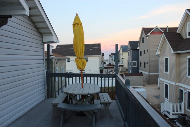 Building Photo - 61 Fielder Ave