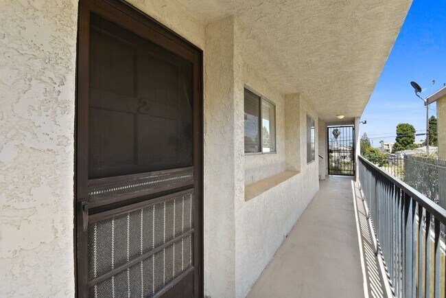 Building Photo - 129 N Cabrillo Ave