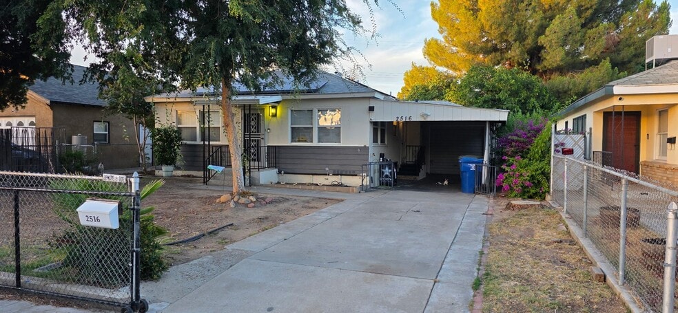 Building Photo - 2516 Charleston Dr