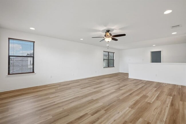 Building Photo - 1001 Lily Pad Ln