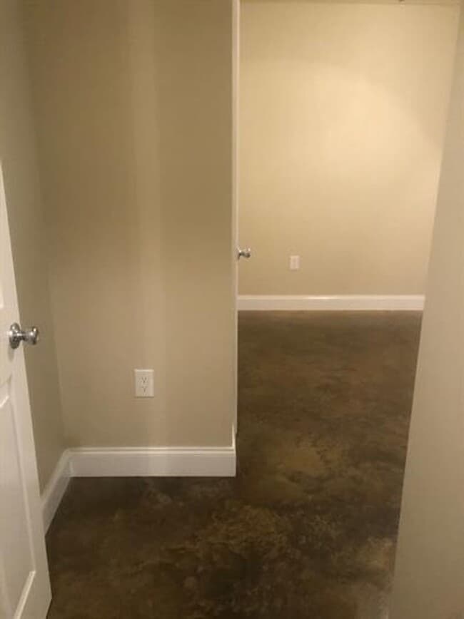 Building Photo - Country side home