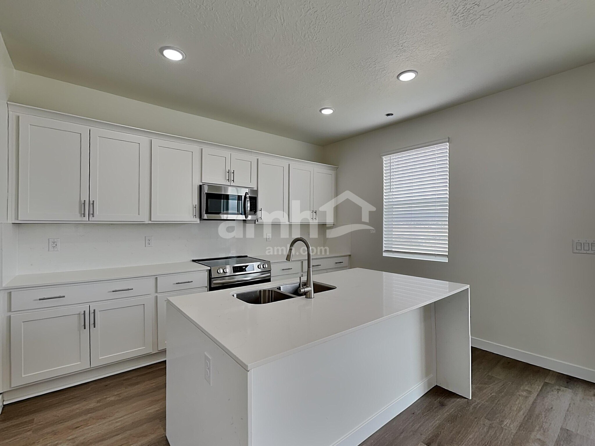 Building Photo - 1232 W Mahogany St