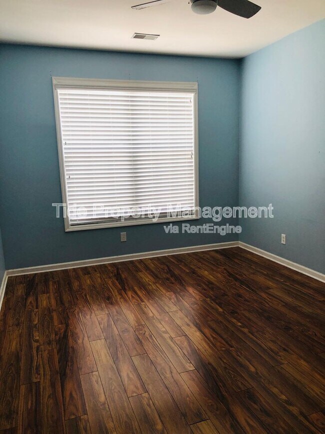 Building Photo - 1451 Hamlin Park Cir