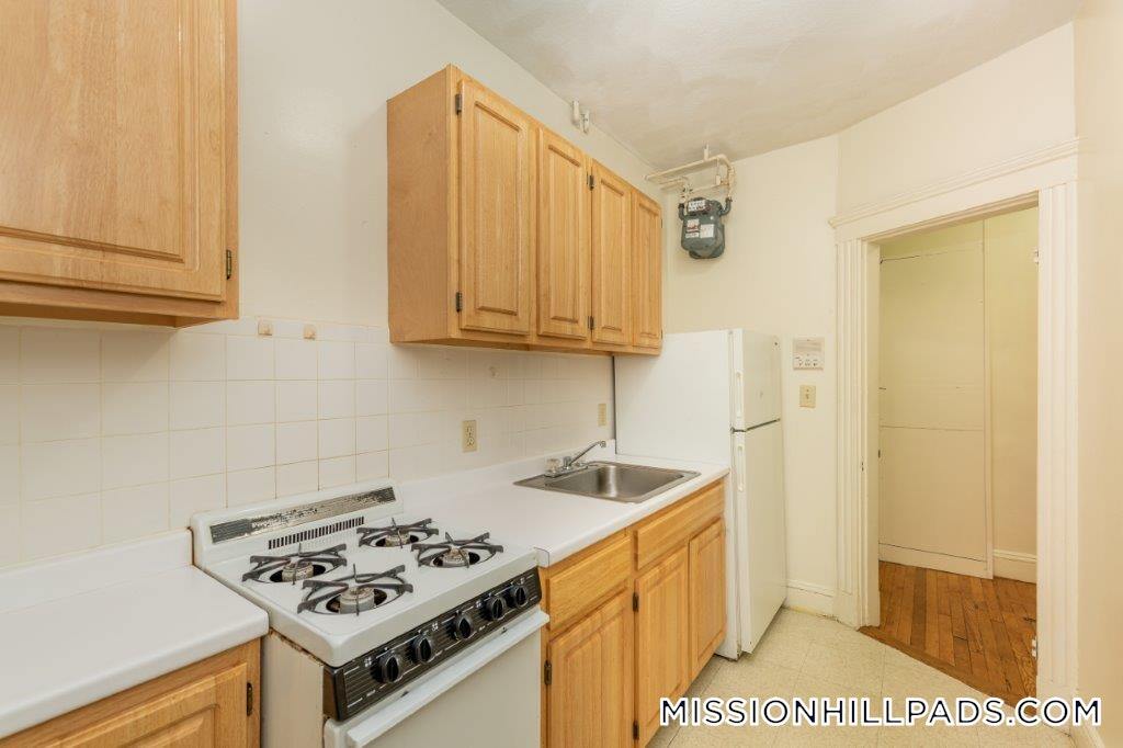 Building Photo - 49 Worthington St