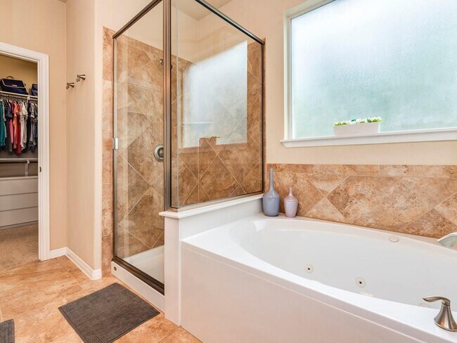 Building Photo - 2816 Canyon Valley Run