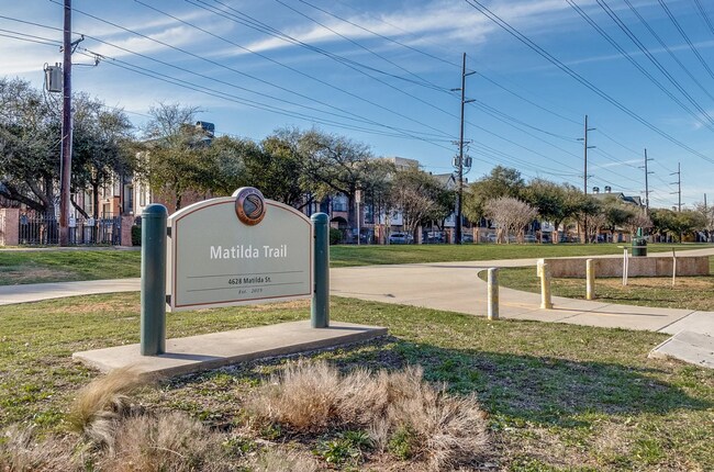 Building Photo - 4652 Matilda St