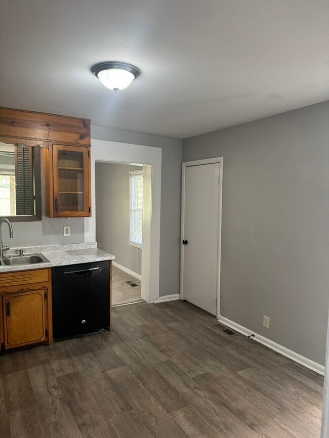 Building Photo - 1515 Rosedale Ave