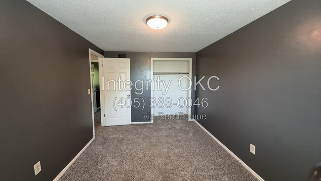 Building Photo - 2614 Elwood Dr