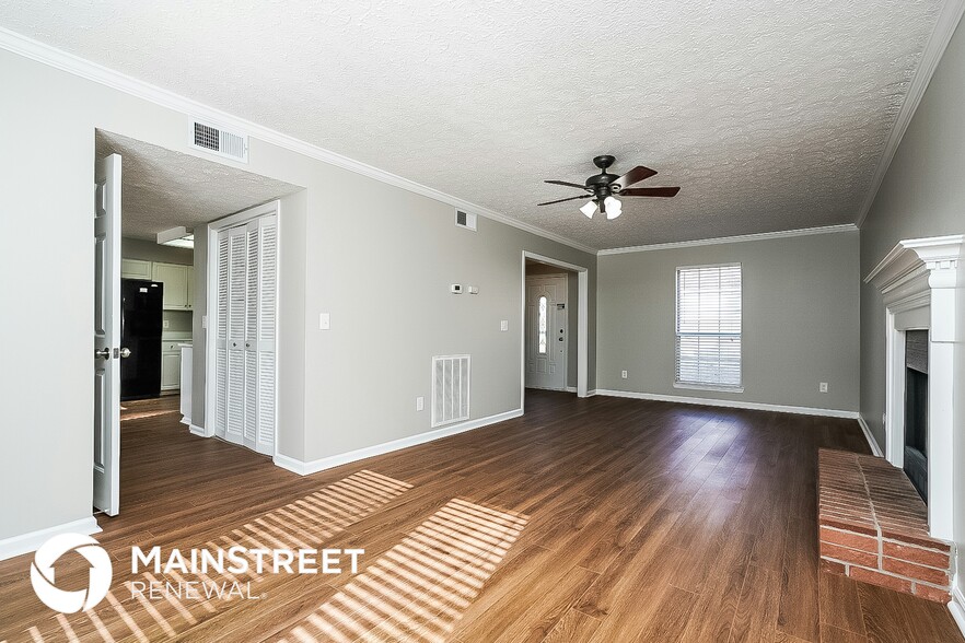 Building Photo - 1425 Aaronwood Dr