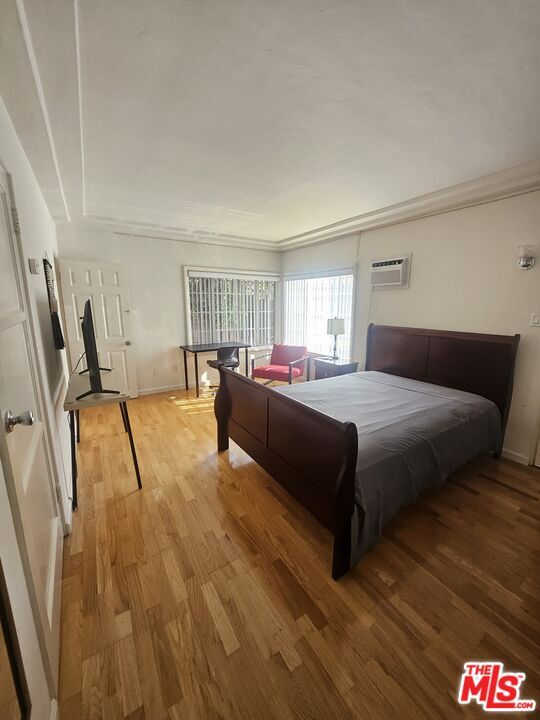 Building Photo - 812 S Gramercy Dr