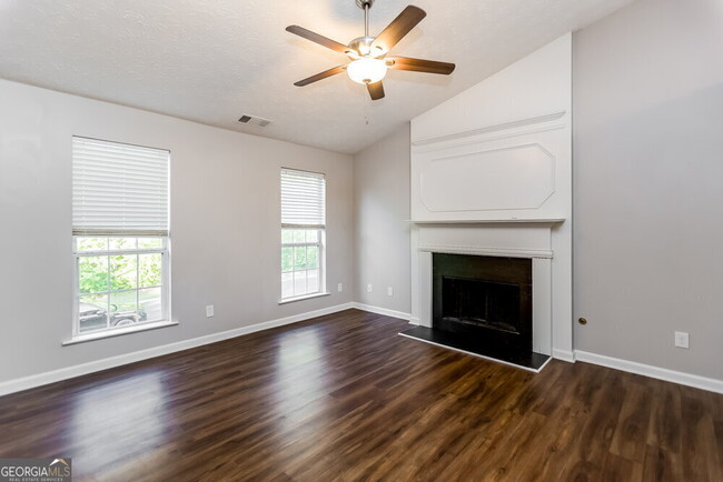 Building Photo - 3703 Crescent Hill Ln