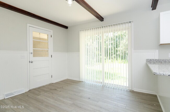 Building Photo - 548 Antietam Dr