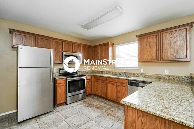 Building Photo - 3 Bedroom Pet-Friendly Home in Crowley, TX with Main Street Renewal