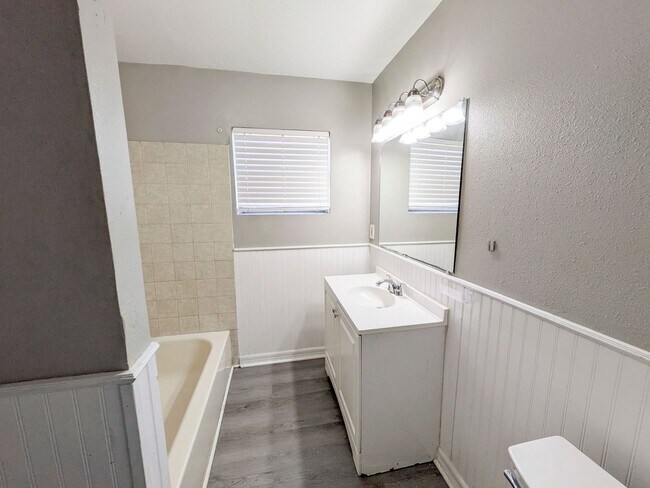 Building Photo - 290 Hebert Dr