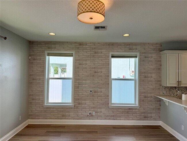 Building Photo - 6060 Roseate Spoonbill Dr