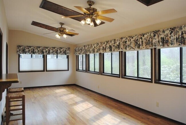 Building Photo - 1407 Independence Way