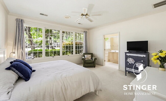 Building Photo - 144 Locust Fence Rd