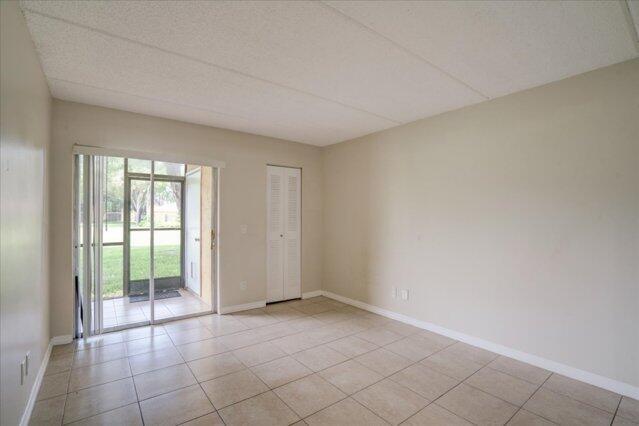 Building Photo - 1104 Meadows Cir