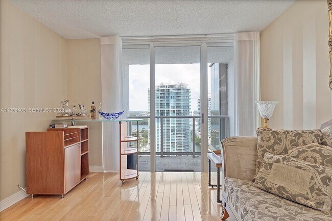 Building Photo - 16445 Collins Ave