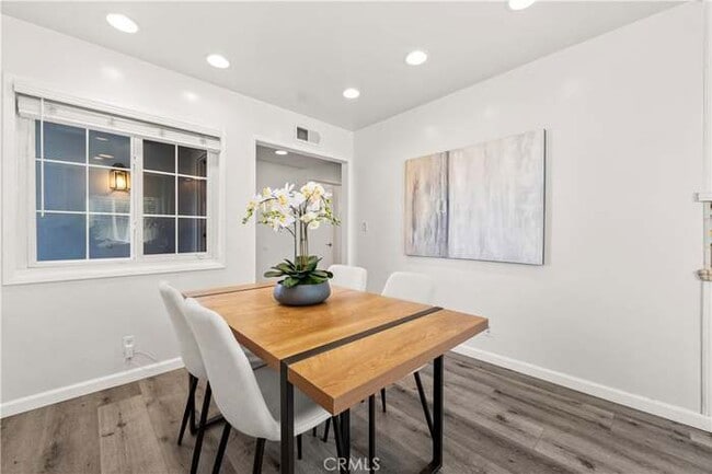 Building Photo - 5402 Anthony Ave