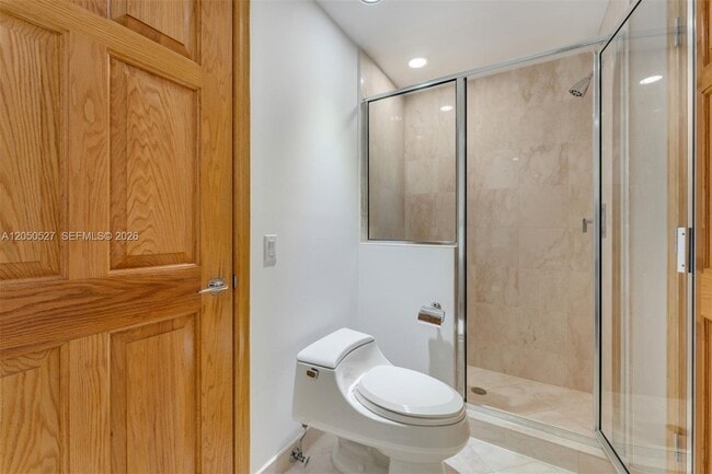 Building Photo - 785 Crandon Blvd