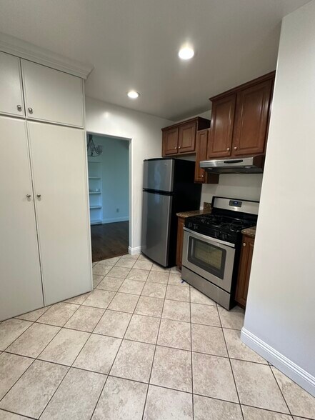 Building Photo - 5255 Via Campo St