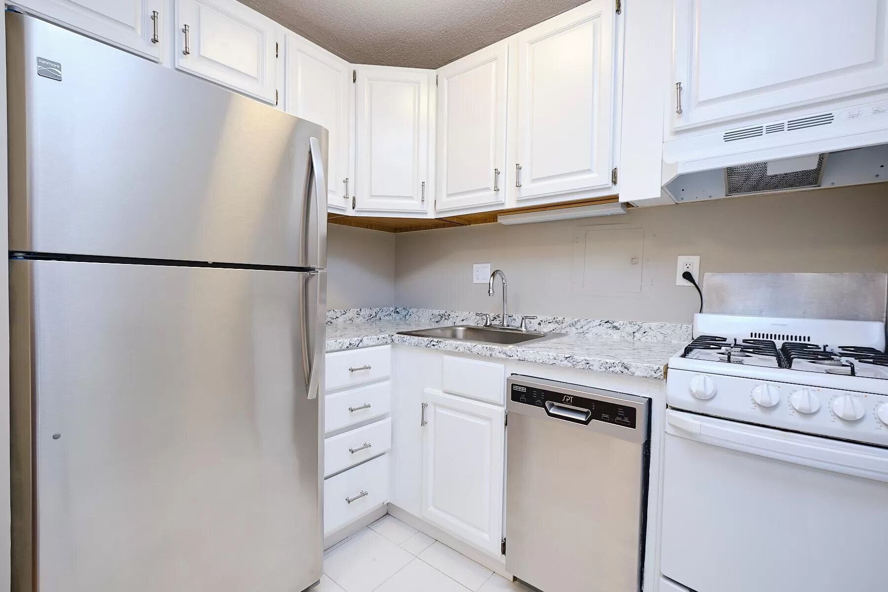 Recently renovated kitchen with new appliances - 240 M St SW