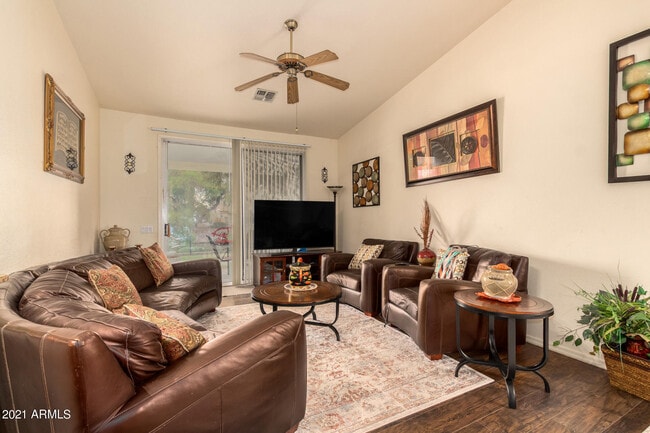 Building Photo - 542 S Cholla St