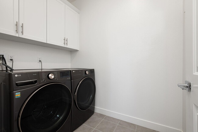 Building Photo - 76305 Columbia Dr