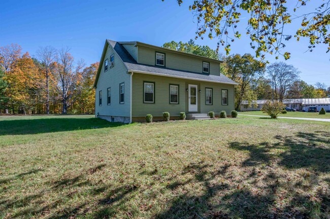 Building Photo - 12 Pound Rd