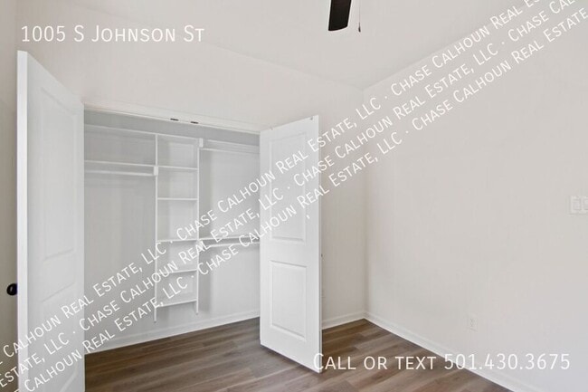 Building Photo - 1005 Johnson St