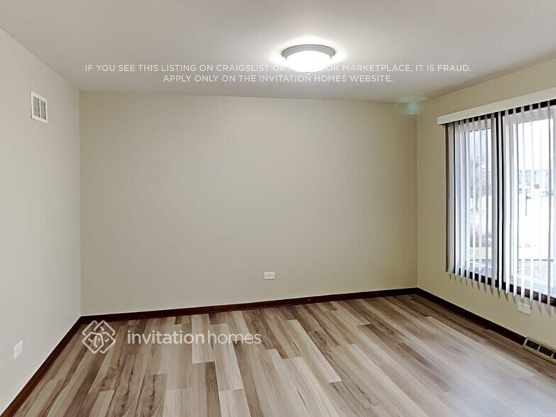 Building Photo - 7526 Cashew Dr