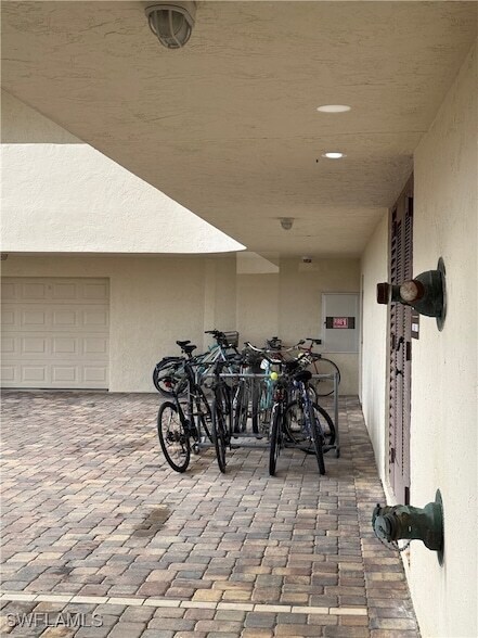 Building Photo - 15 Bluebill Ave