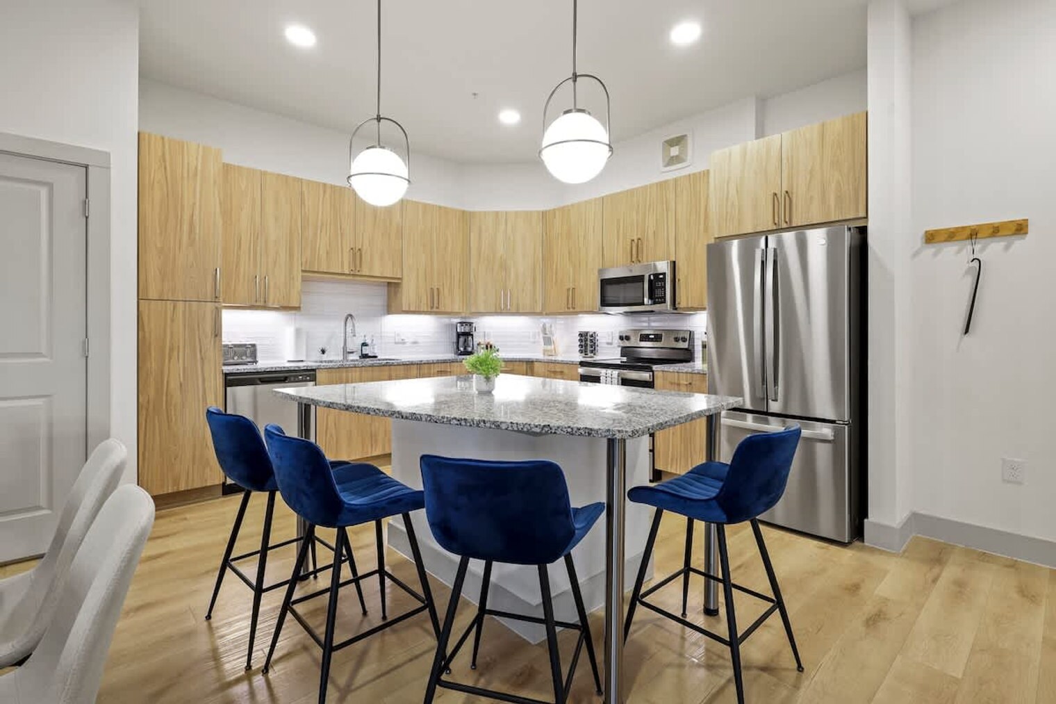 Building Photo - 13701 Montfort Dr