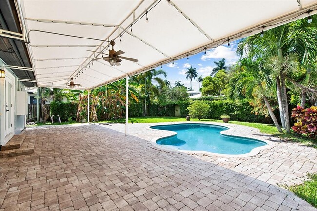 Building Photo - 1416 Polk St